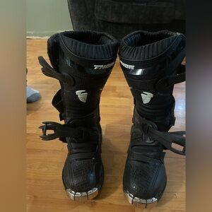 Thor dirtbike riding boots
